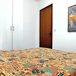 Apartment Leda *